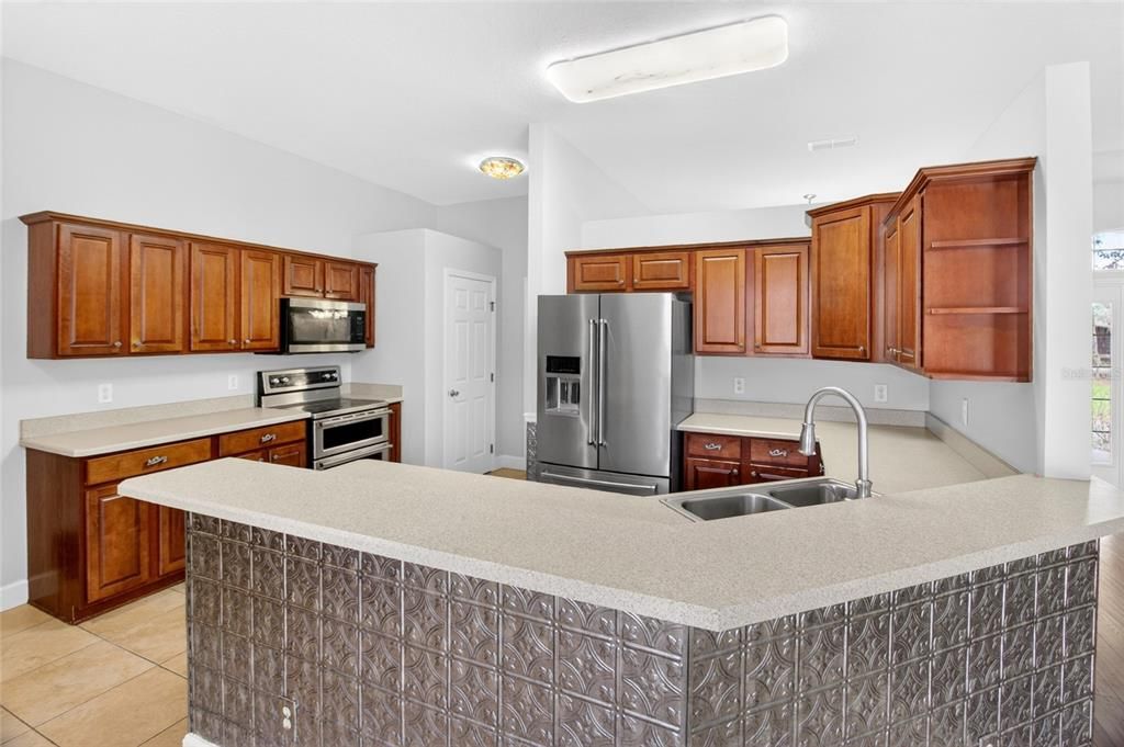 For Sale: $599,000 (4 beds, 3 baths, 2539 Square Feet)