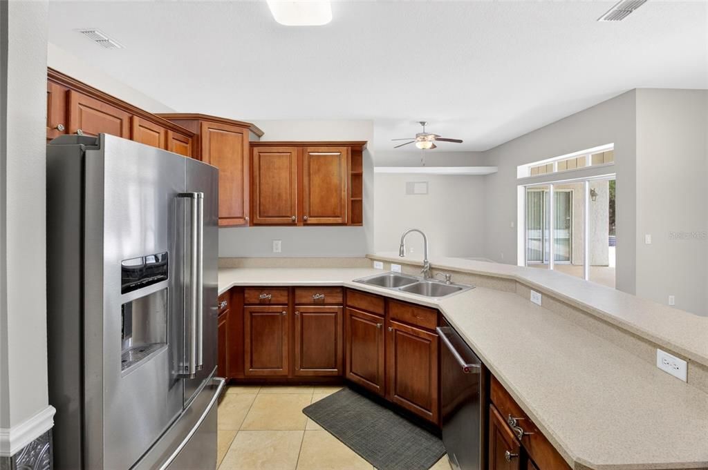 For Sale: $599,000 (4 beds, 3 baths, 2539 Square Feet)