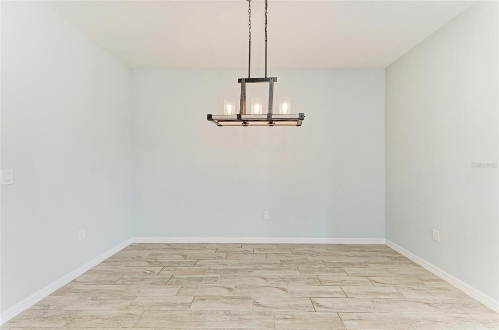 For Sale: $400,000 (3 beds, 2 baths, 1764 Square Feet)