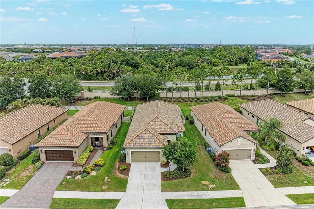 For Sale: $400,000 (3 beds, 2 baths, 1764 Square Feet)