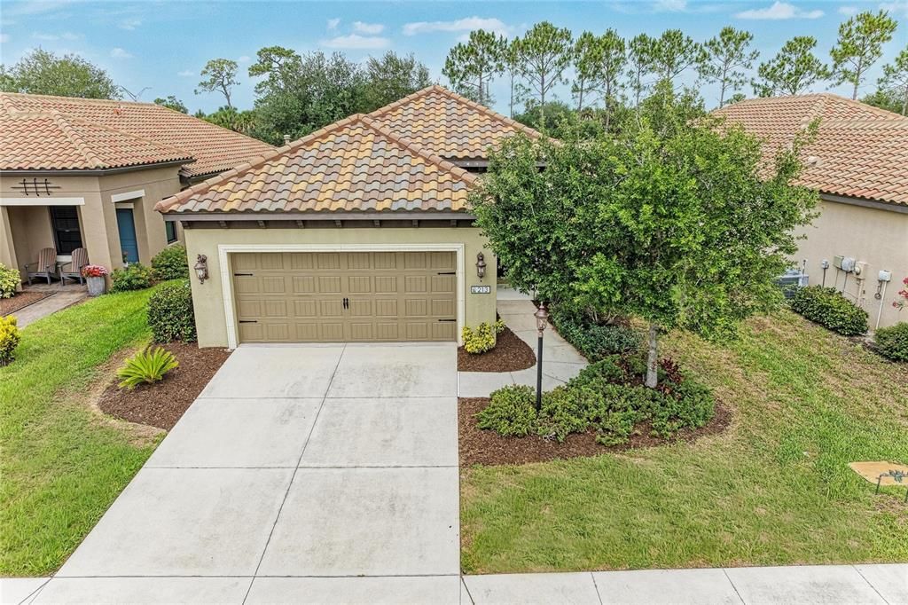 For Sale: $400,000 (3 beds, 2 baths, 1764 Square Feet)