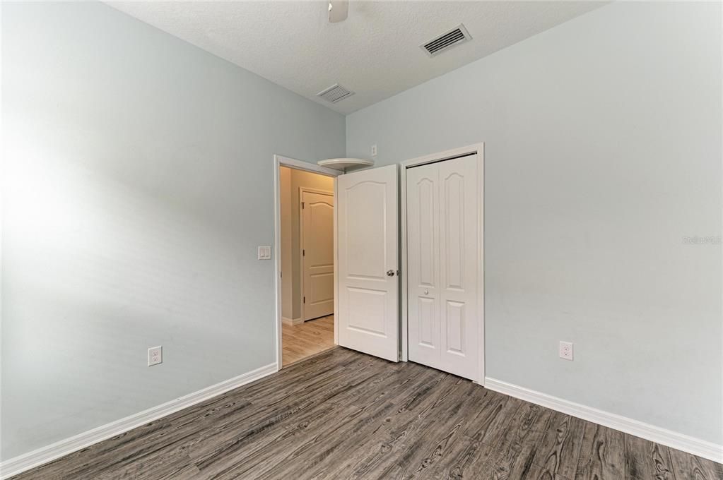 For Sale: $400,000 (3 beds, 2 baths, 1764 Square Feet)