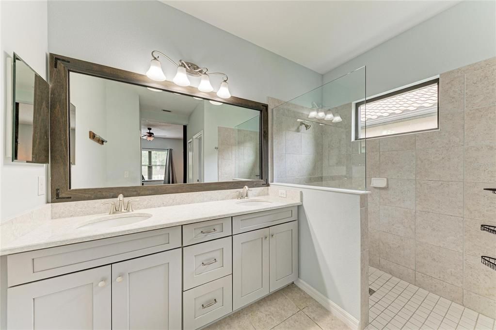 For Sale: $400,000 (3 beds, 2 baths, 1764 Square Feet)