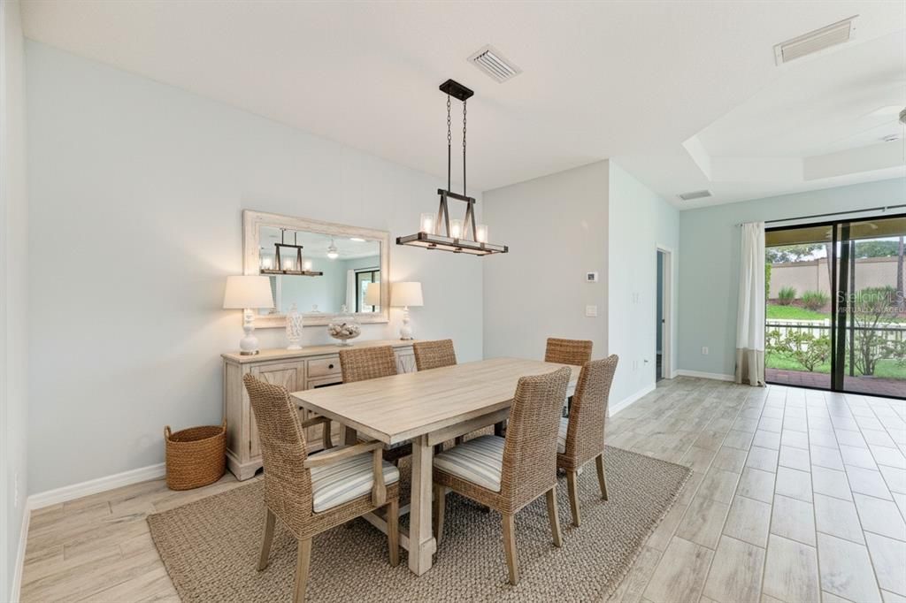 For Sale: $400,000 (3 beds, 2 baths, 1764 Square Feet)