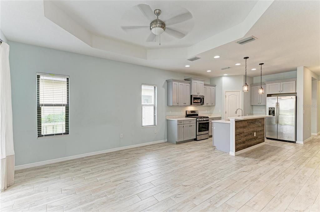 For Sale: $400,000 (3 beds, 2 baths, 1764 Square Feet)