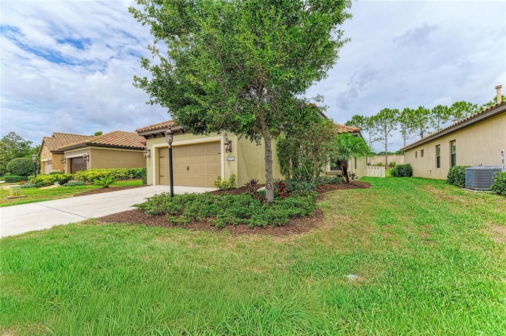 For Sale: $400,000 (3 beds, 2 baths, 1764 Square Feet)
