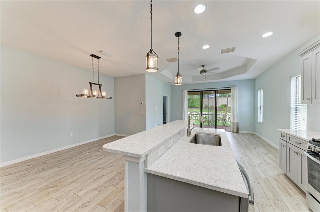 For Sale: $400,000 (3 beds, 2 baths, 1764 Square Feet)