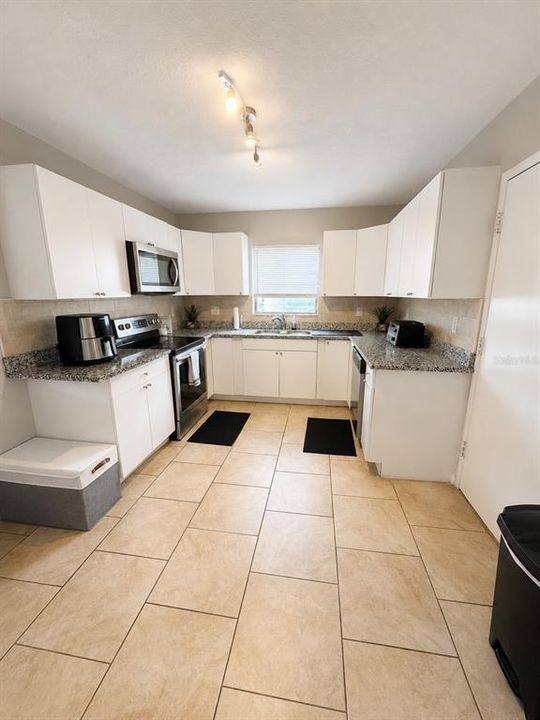 For Sale: $255,000 (4 beds, 2 baths, 1576 Square Feet)
