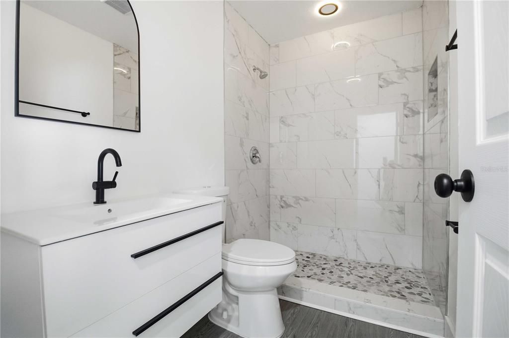 For Sale: $238,000 (3 beds, 2 baths, 1040 Square Feet)