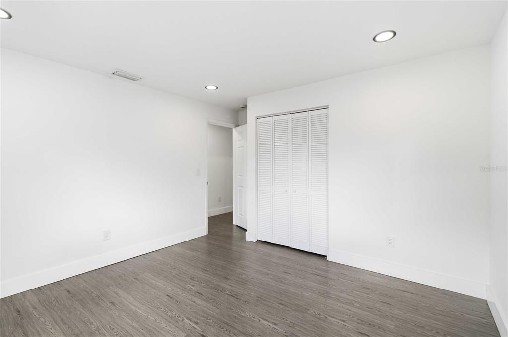 For Sale: $238,000 (3 beds, 2 baths, 1040 Square Feet)