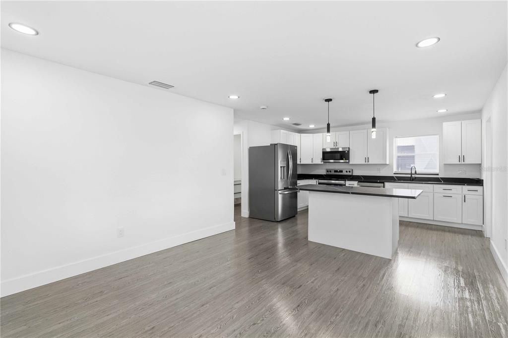 For Sale: $238,000 (3 beds, 2 baths, 1040 Square Feet)
