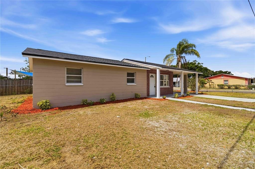 For Sale: $238,000 (3 beds, 2 baths, 1040 Square Feet)