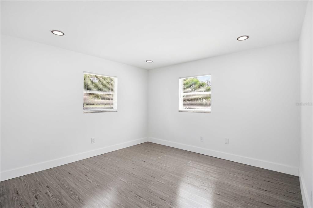 For Sale: $238,000 (3 beds, 2 baths, 1040 Square Feet)