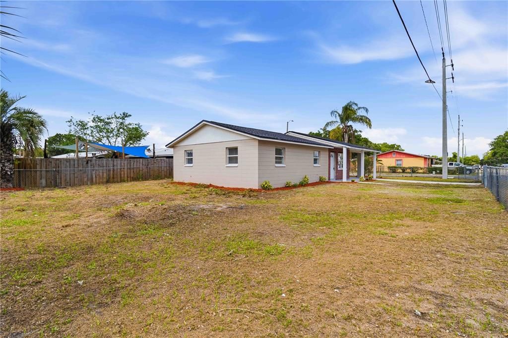 For Sale: $238,000 (3 beds, 2 baths, 1040 Square Feet)