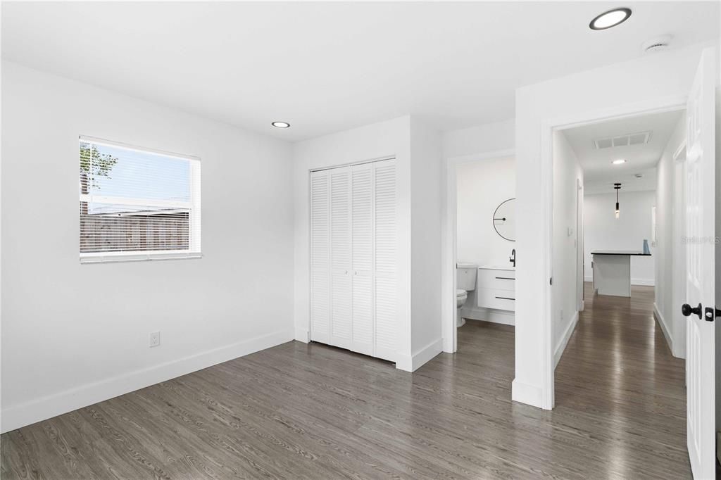 For Sale: $238,000 (3 beds, 2 baths, 1040 Square Feet)