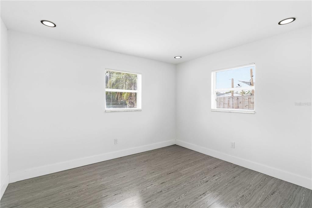 For Sale: $238,000 (3 beds, 2 baths, 1040 Square Feet)