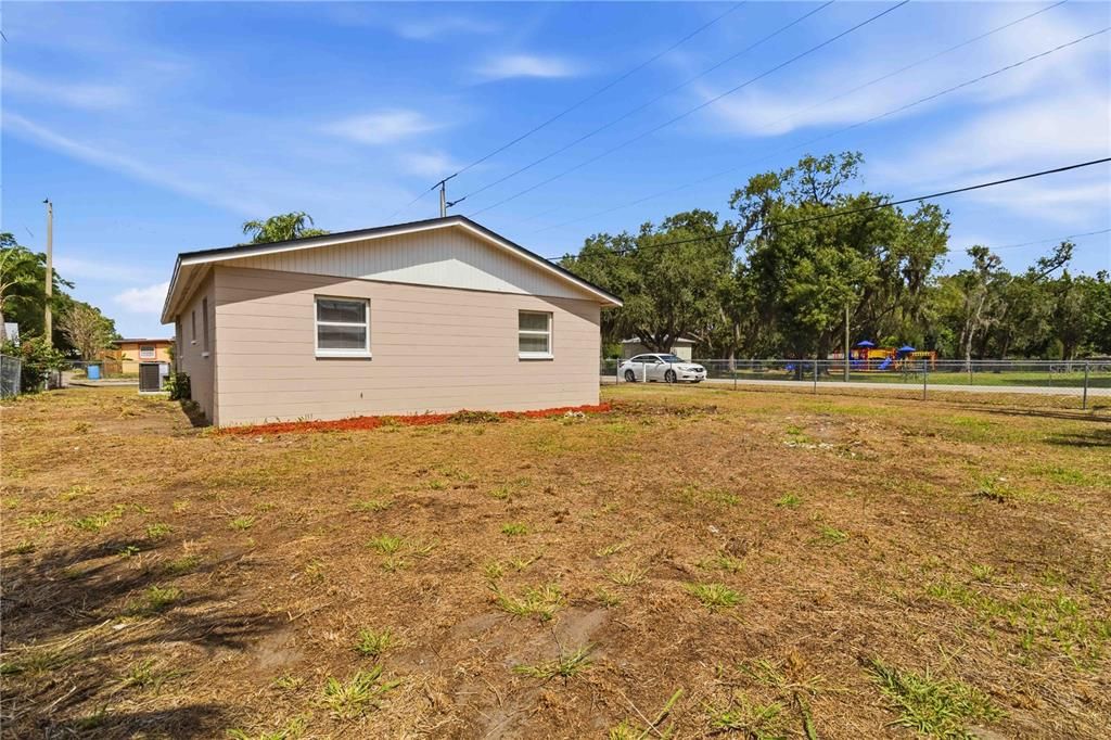 For Sale: $238,000 (3 beds, 2 baths, 1040 Square Feet)