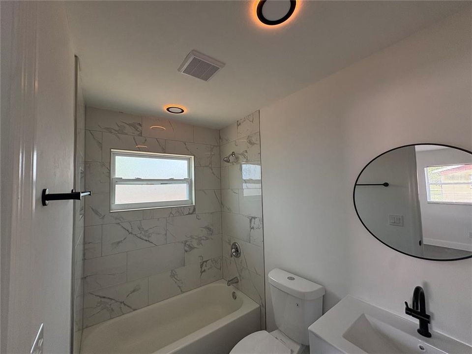 For Sale: $238,000 (3 beds, 2 baths, 1040 Square Feet)