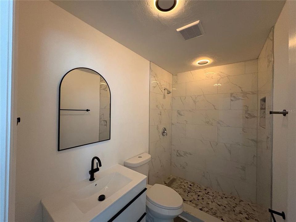 For Sale: $238,000 (3 beds, 2 baths, 1040 Square Feet)