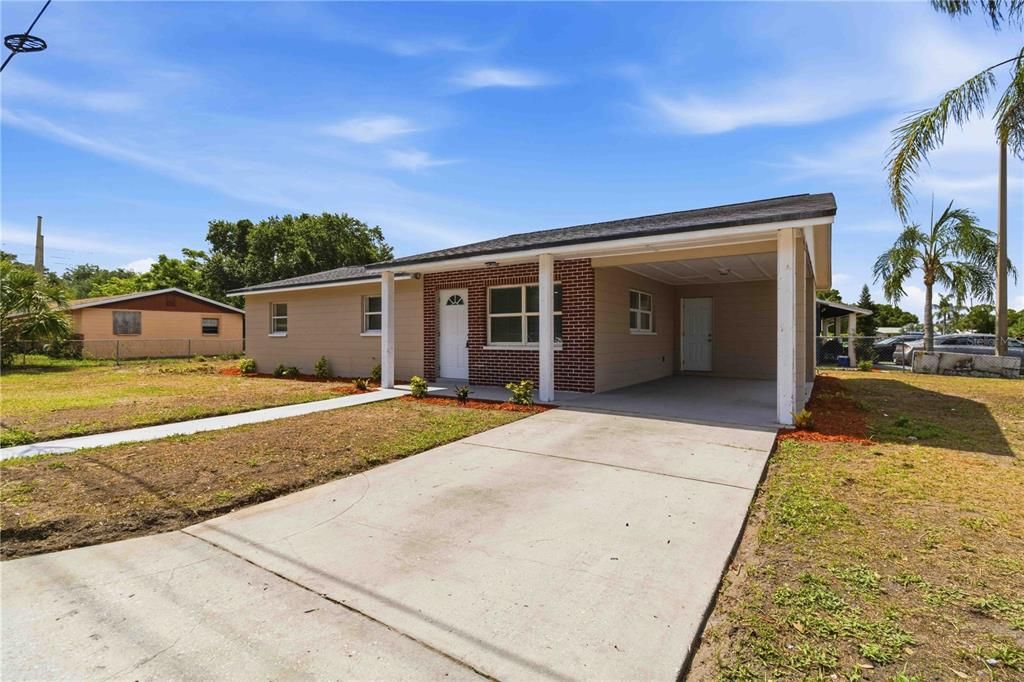 For Sale: $238,000 (3 beds, 2 baths, 1040 Square Feet)
