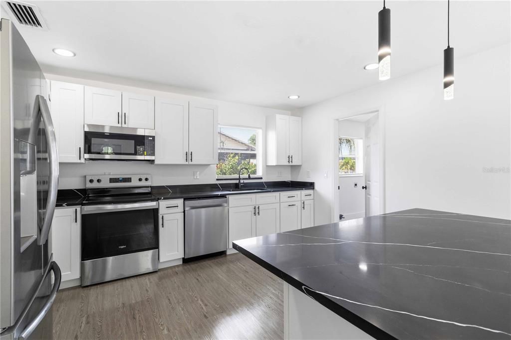 For Sale: $238,000 (3 beds, 2 baths, 1040 Square Feet)