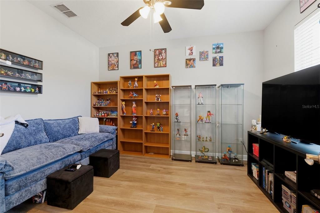 En Venta: $399,900 (4 camas, 3 baños, 2569 Pies cuadrados)