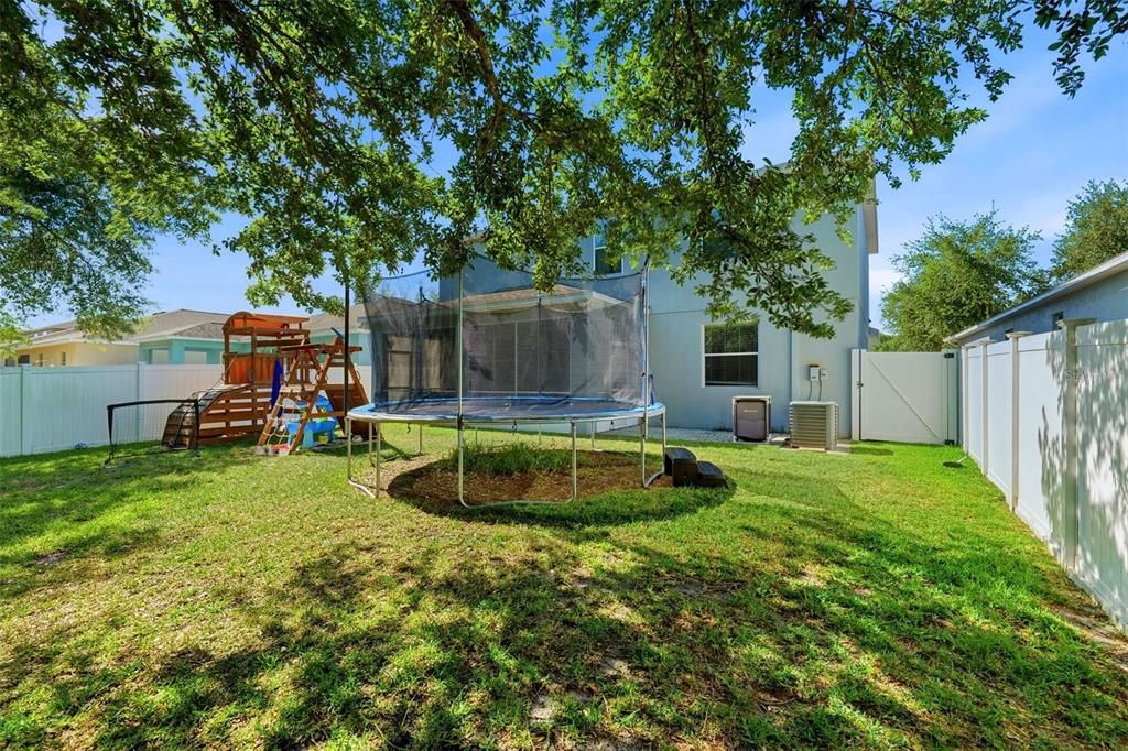En Venta: $399,900 (4 camas, 3 baños, 2569 Pies cuadrados)