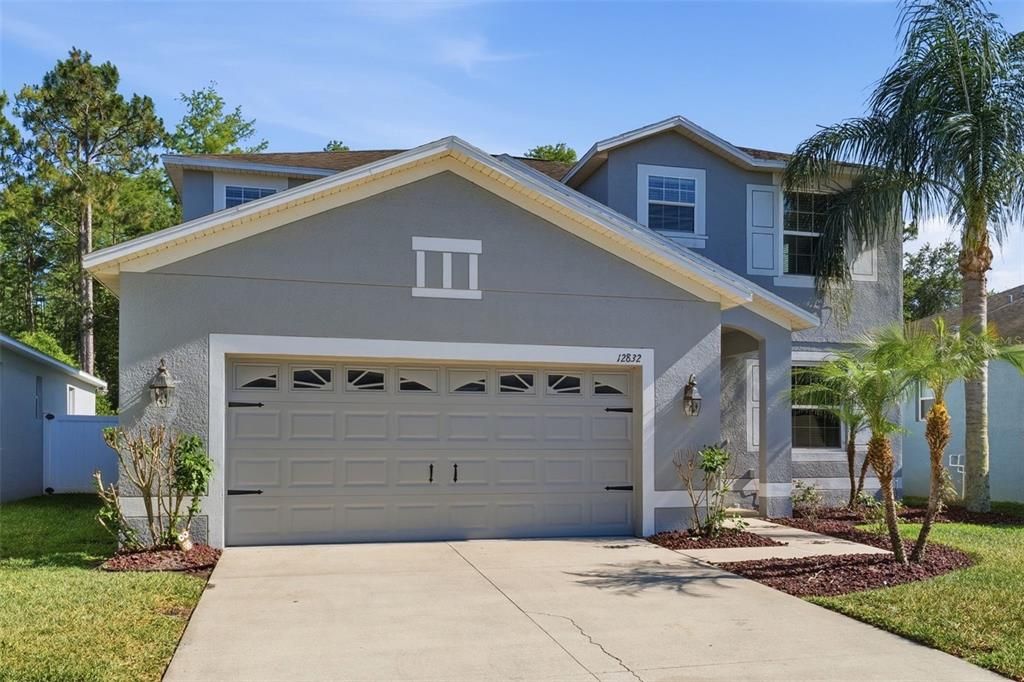 En Venta: $399,900 (4 camas, 3 baños, 2569 Pies cuadrados)
