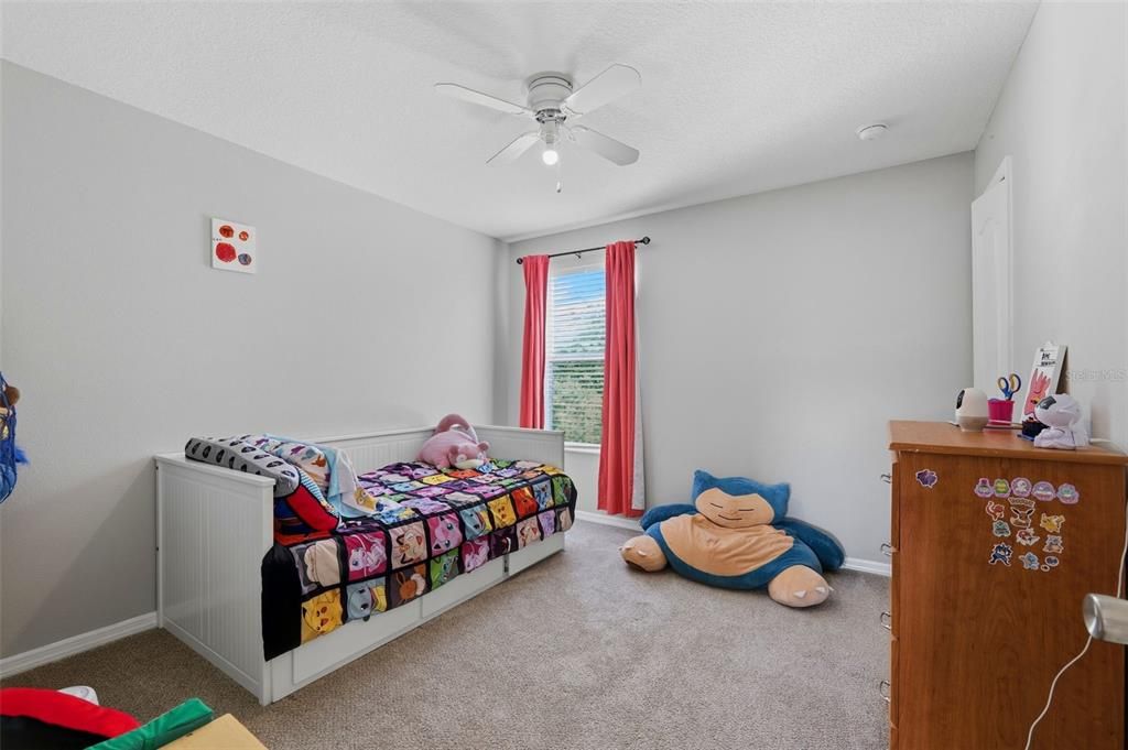 En Venta: $399,900 (4 camas, 3 baños, 2569 Pies cuadrados)