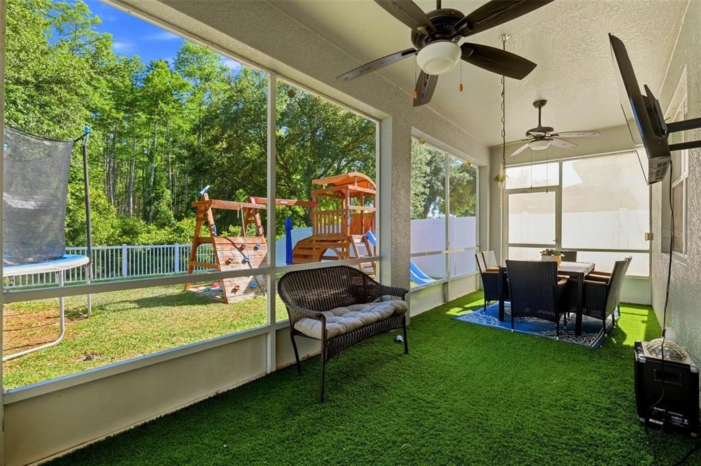 En Venta: $399,900 (4 camas, 3 baños, 2569 Pies cuadrados)