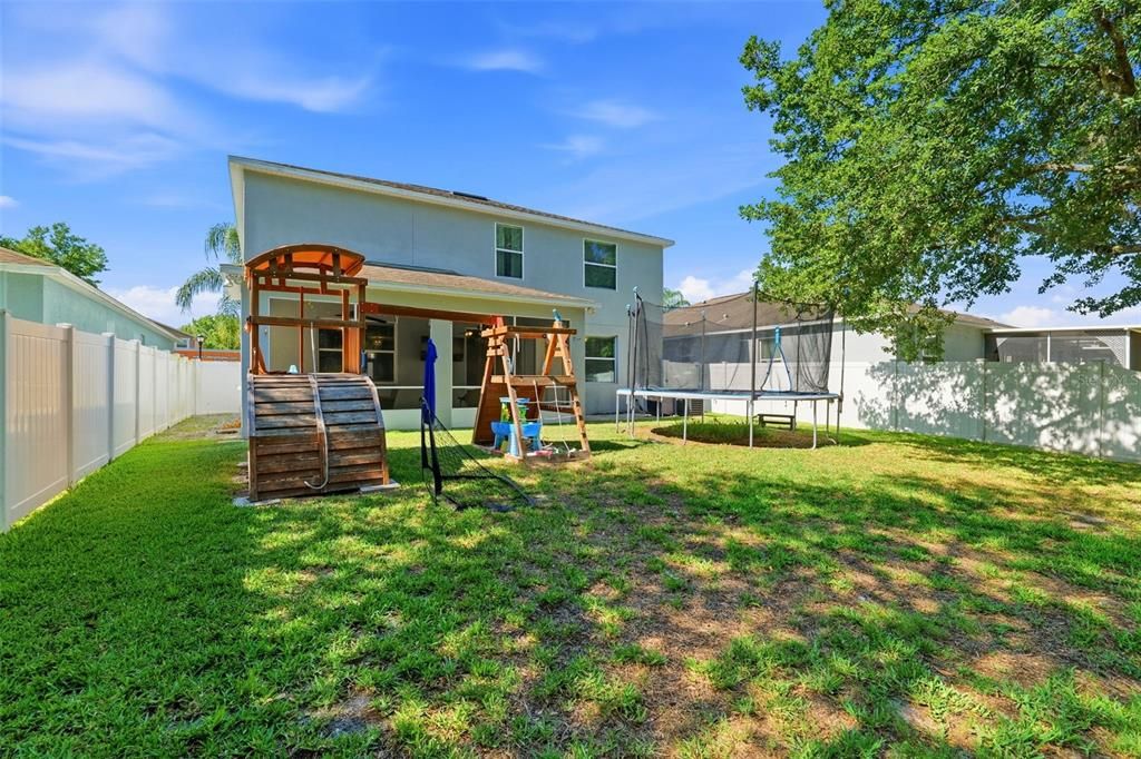 En Venta: $399,900 (4 camas, 3 baños, 2569 Pies cuadrados)
