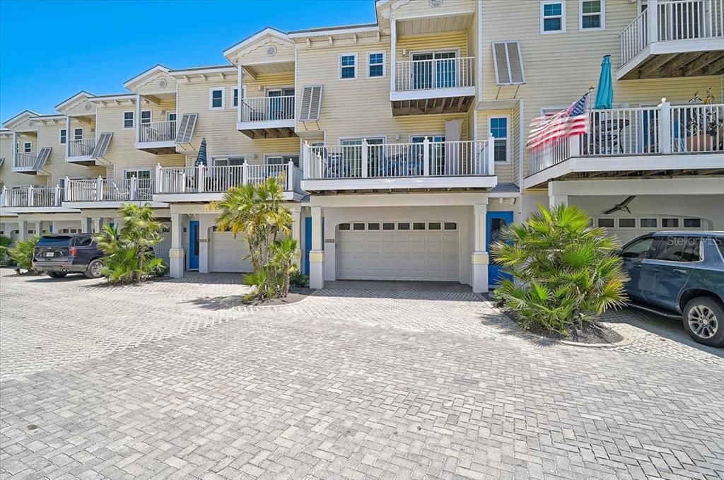 Active With Contract: $1,150,000 (3 beds, 2 baths, 1524 Square Feet)