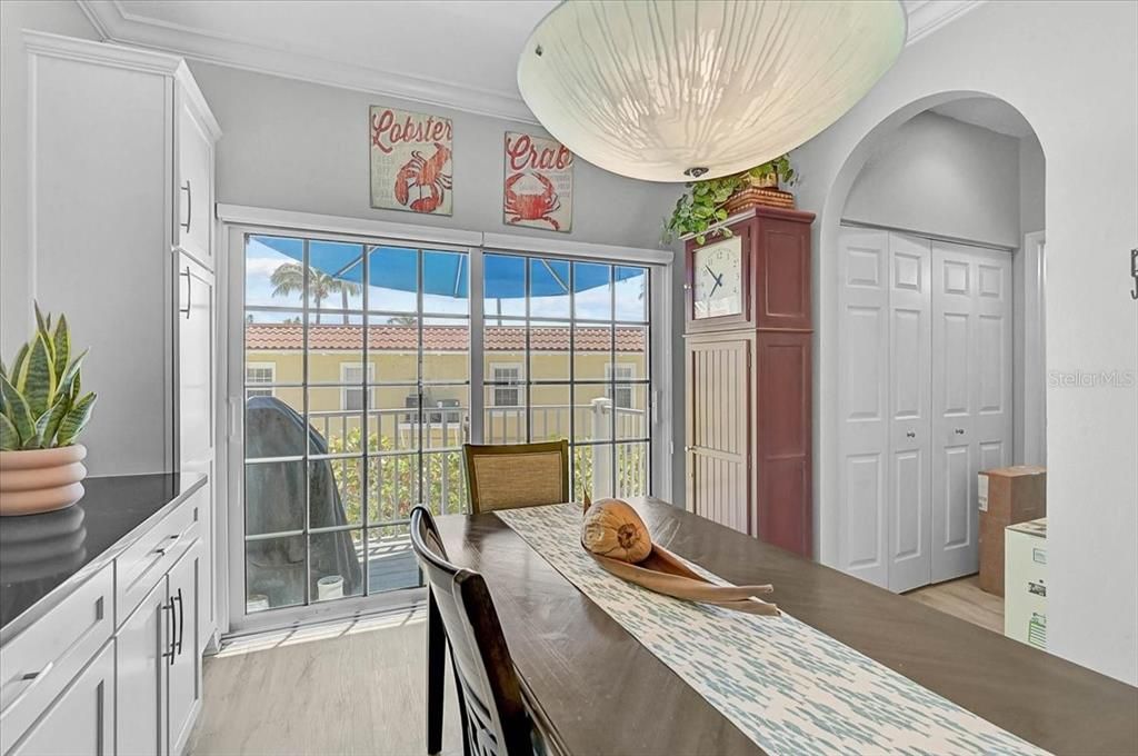 Active With Contract: $1,150,000 (3 beds, 2 baths, 1524 Square Feet)