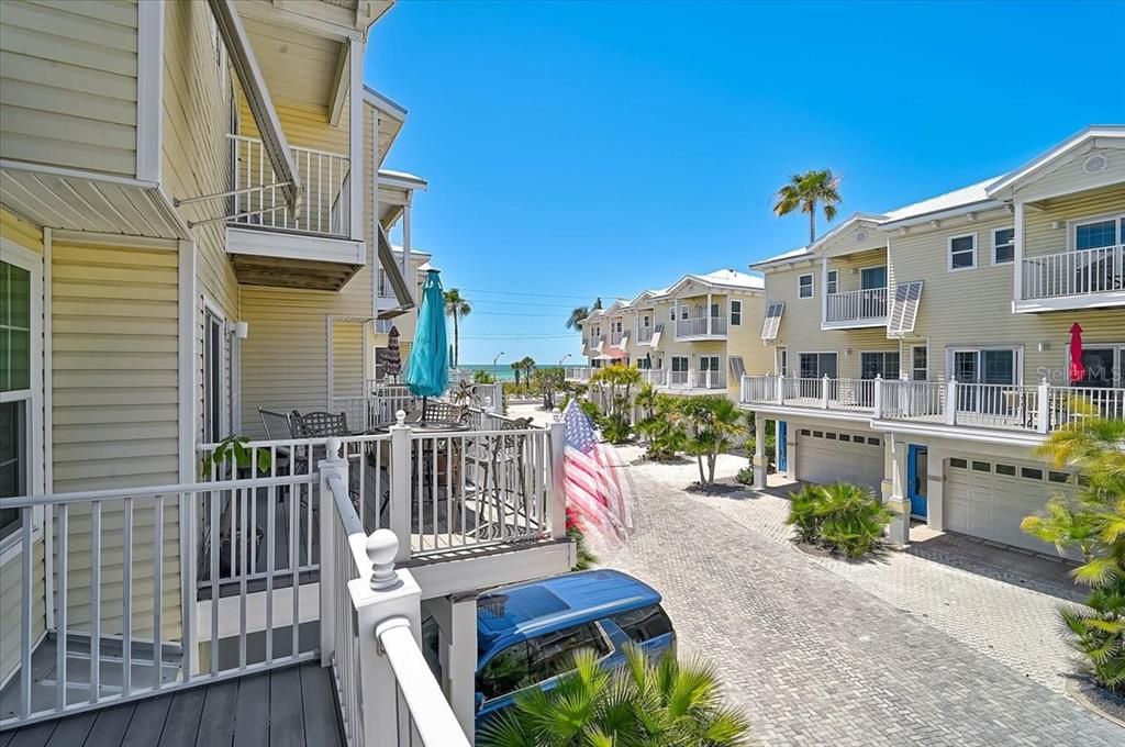 Active With Contract: $1,150,000 (3 beds, 2 baths, 1524 Square Feet)
