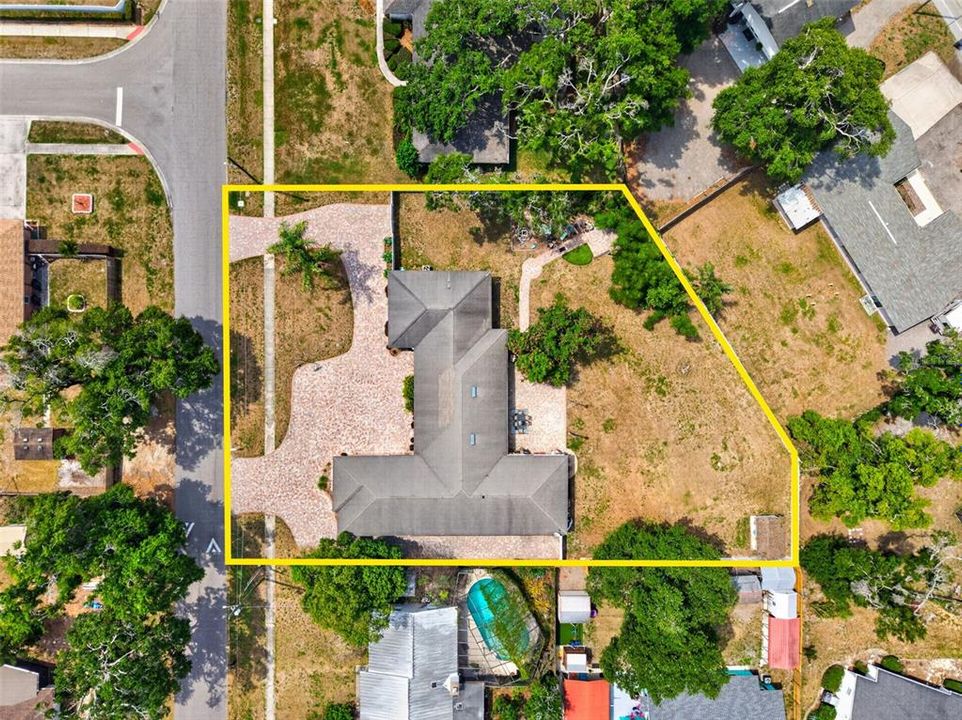 En Venta: $695,000 (4 camas, 3 baños, 3328 Pies cuadrados)