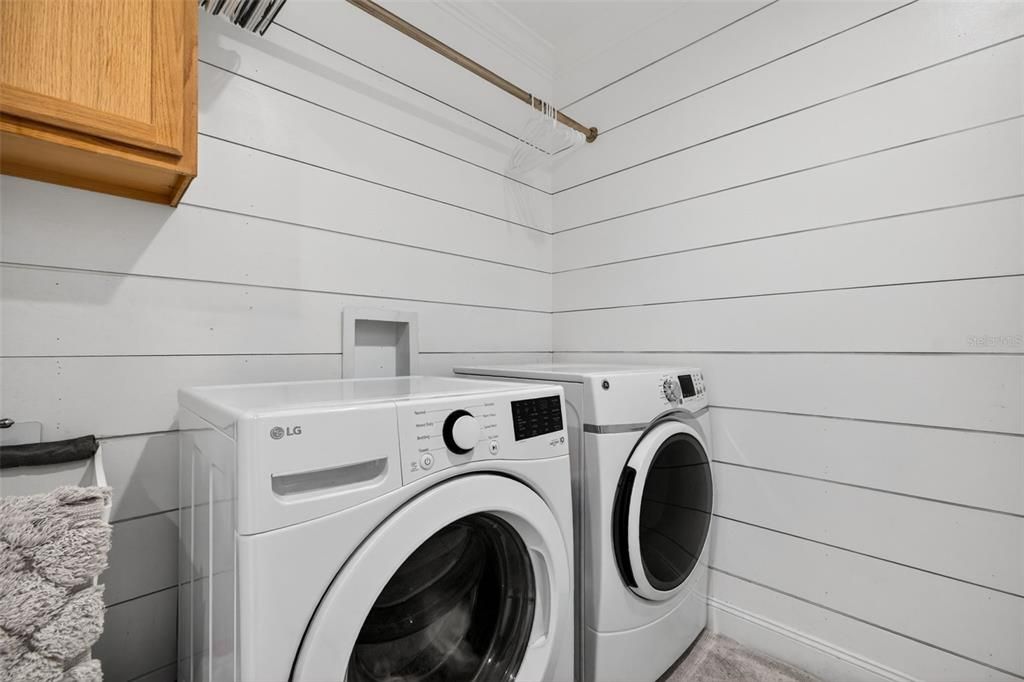 En Venta: $695,000 (4 camas, 3 baños, 3328 Pies cuadrados)