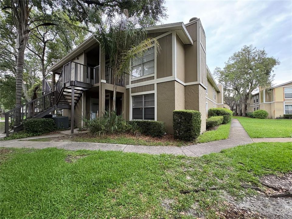 For Rent: $1,590 (2 beds, 2 baths, 912 Square Feet)