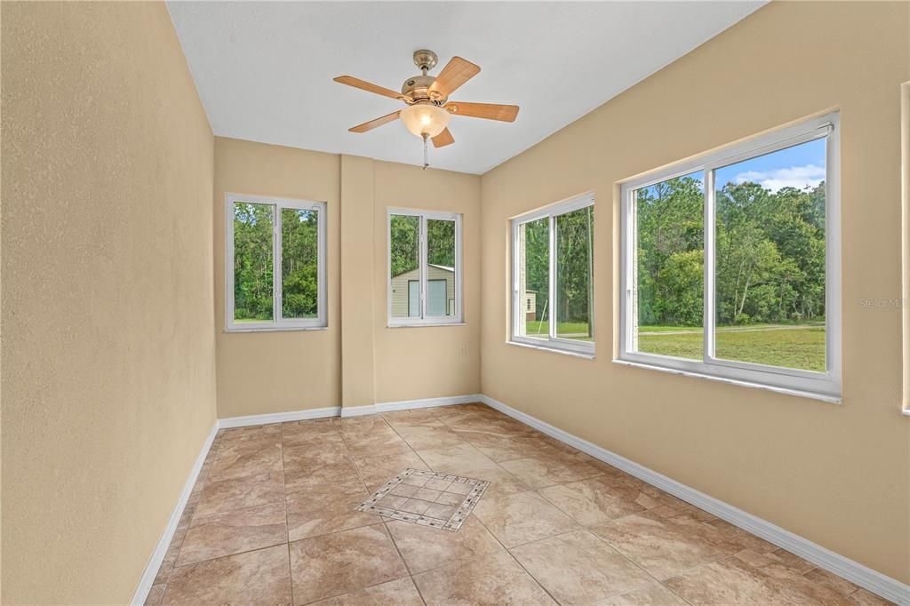 For Sale: $938,000 (3 beds, 3 baths, 2800 Square Feet)
