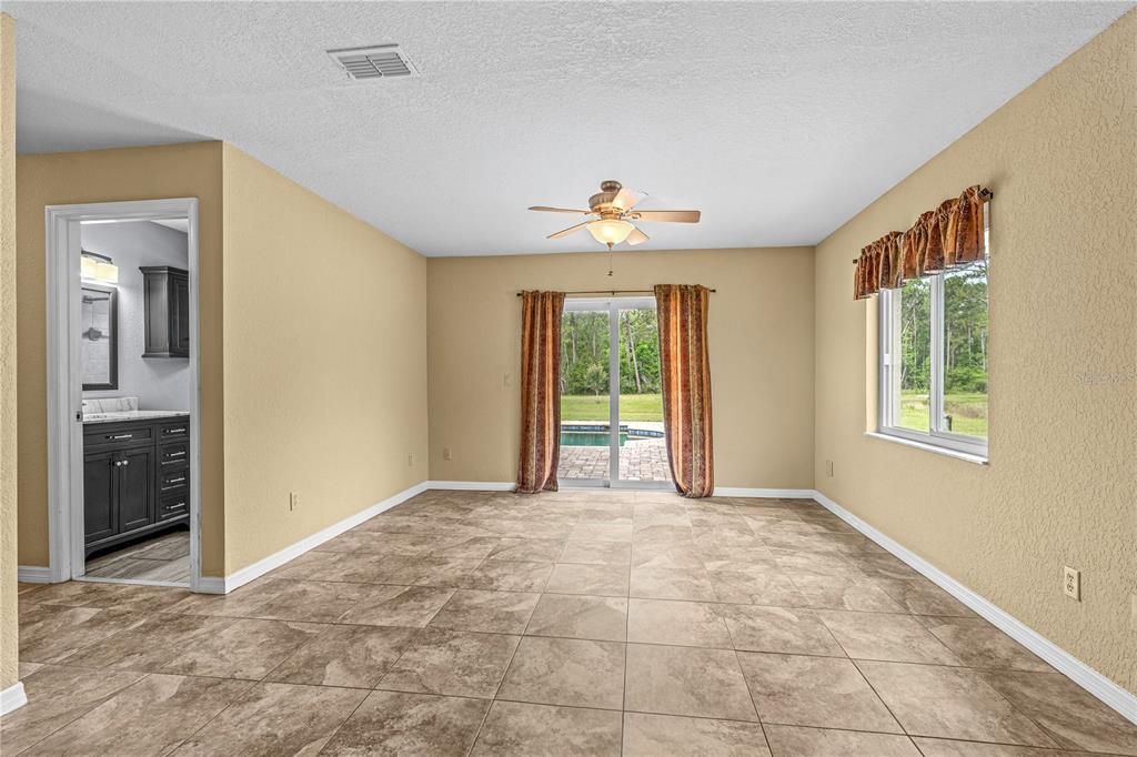For Sale: $938,000 (3 beds, 3 baths, 2800 Square Feet)