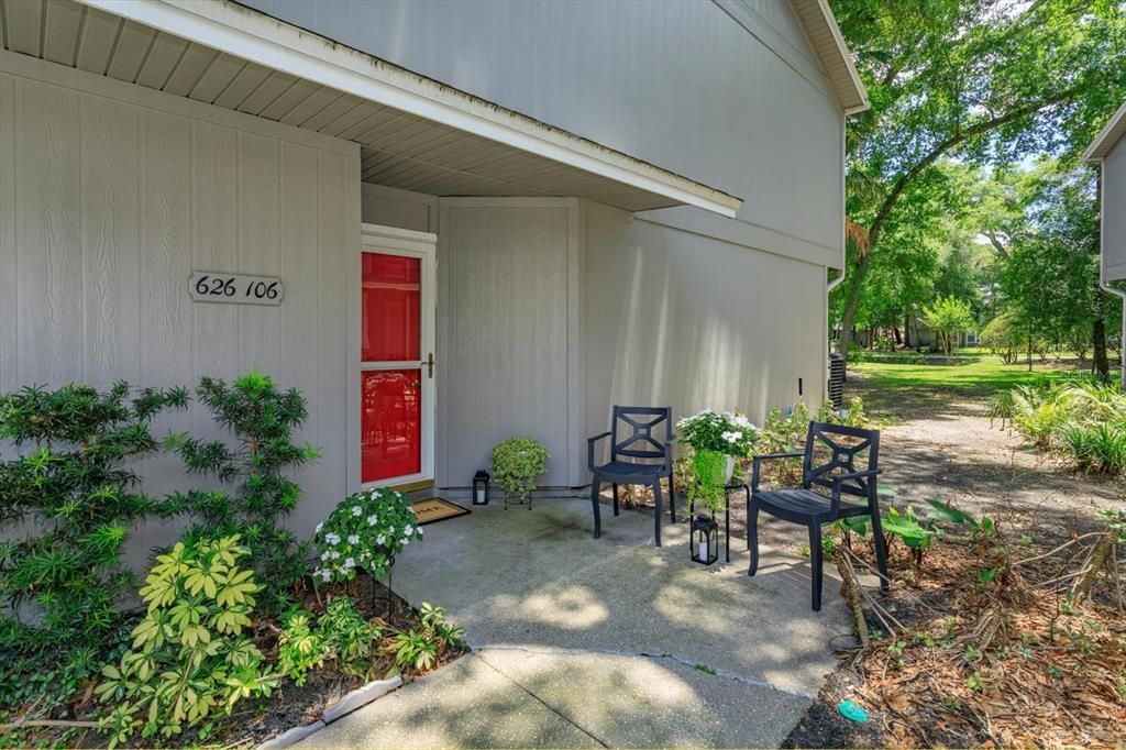 For Sale: $269,900 (2 beds, 2 baths, 1043 Square Feet)
