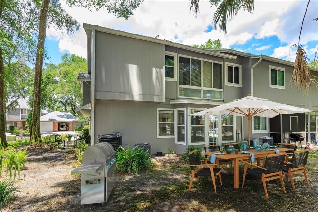 For Sale: $269,900 (2 beds, 2 baths, 1043 Square Feet)