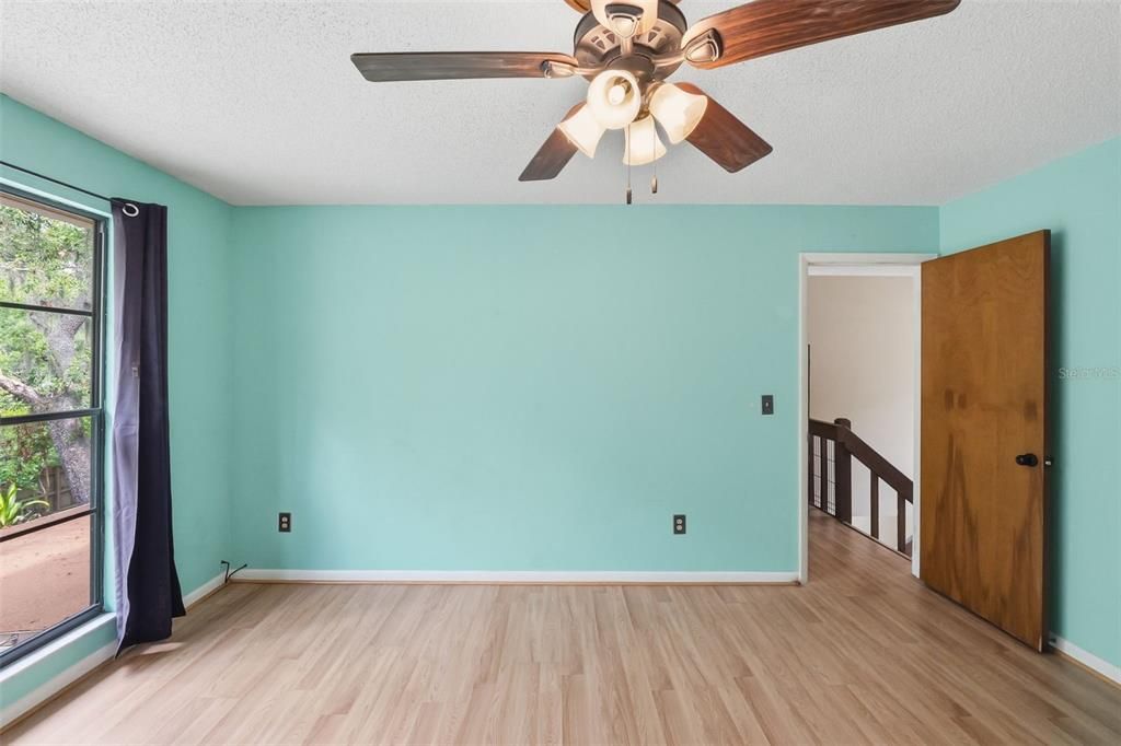 For Sale: $374,900 (4 beds, 2 baths, 1758 Square Feet)