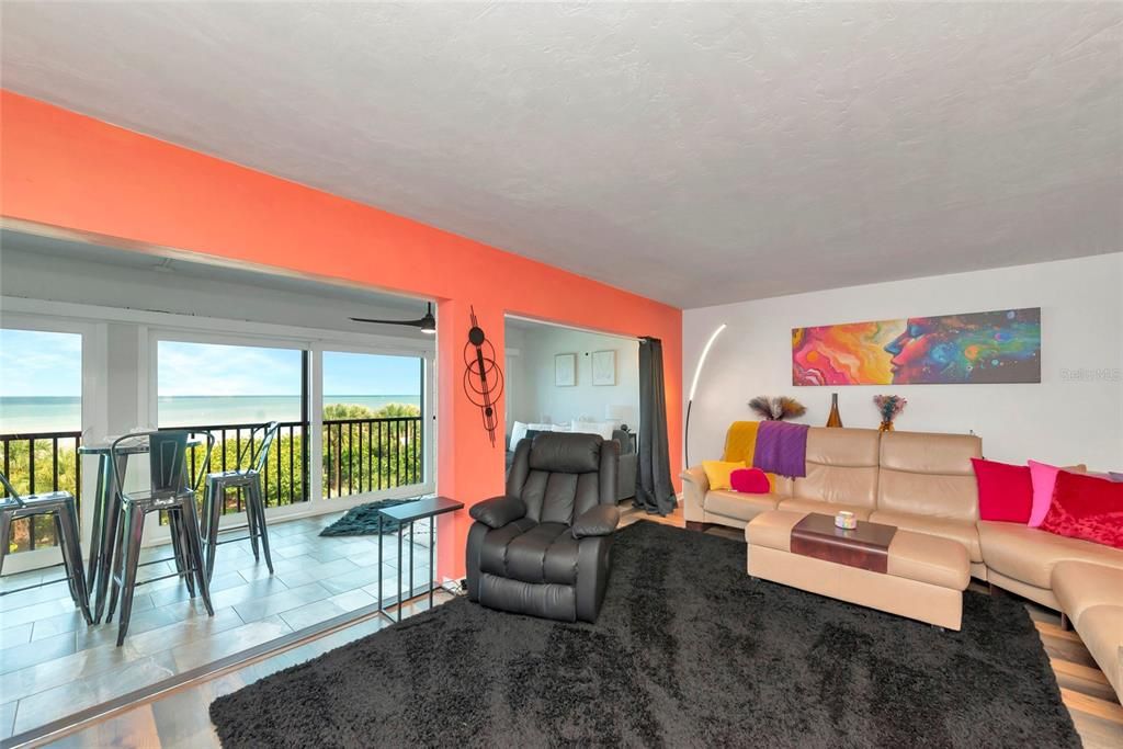 For Sale: $1,300,000 (3 beds, 2 baths, 1876 Square Feet)