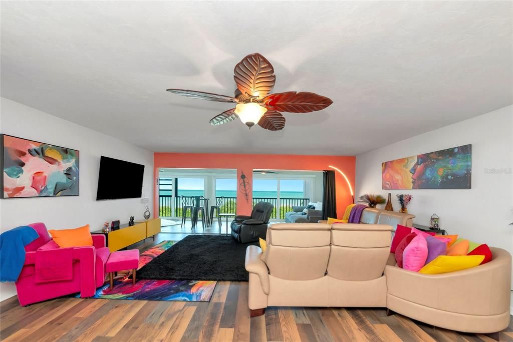 For Sale: $1,300,000 (3 beds, 2 baths, 1876 Square Feet)