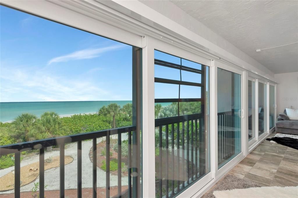 For Sale: $1,300,000 (3 beds, 2 baths, 1876 Square Feet)