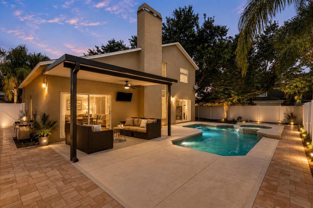 Active With Contract: $375,000 (3 beds, 2 baths, 1983 Square Feet)