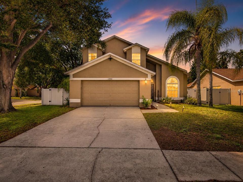Active With Contract: $375,000 (3 beds, 2 baths, 1983 Square Feet)
