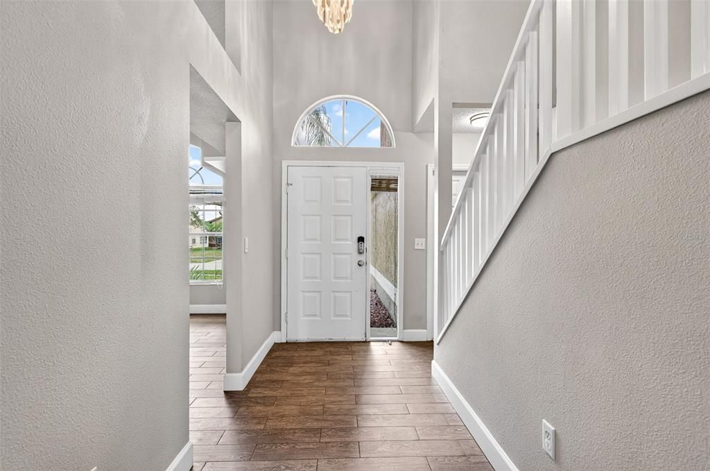 Active With Contract: $375,000 (3 beds, 2 baths, 1983 Square Feet)