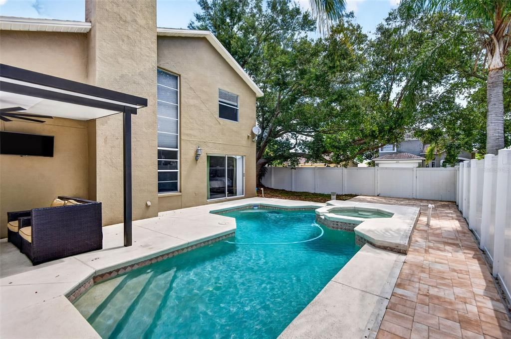 Active With Contract: $375,000 (3 beds, 2 baths, 1983 Square Feet)