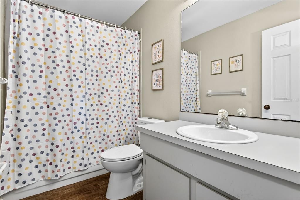 Active With Contract: $375,000 (3 beds, 2 baths, 1983 Square Feet)